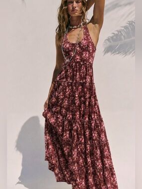 NATURAL LIFE KARLIE VELVET
MAXI DRESS